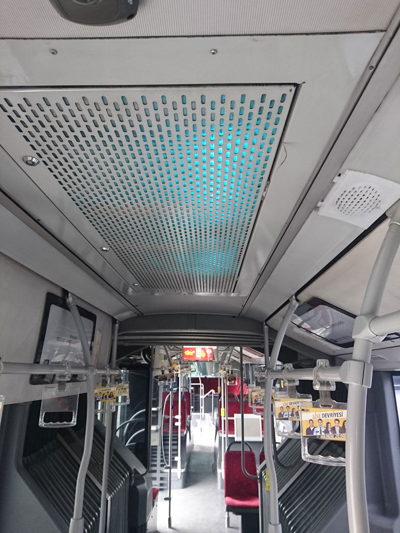 UV-C Entkeimungsmodul in einem Bus